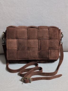 Viola Castellani Bruciato Brown Suede Padded Woven Crossbody Bag Made In Italy